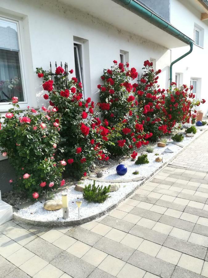 Gaestezimmer Resi Illmitz Exterior photo